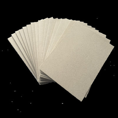 Cina Pasta riciclata a doppio lato Grigio 750 gm 1,2 mm di spessore Fogli di paglia