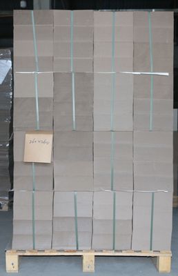 Cina Pasta riciclata a doppio lato Grigio 750 gm 1,2 mm di spessore Fogli di paglia