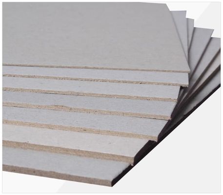 Copertina di un rotolo di carta di riciclaggio grigio spessa/foglio di cartone grigio/carta di scheletro grigio