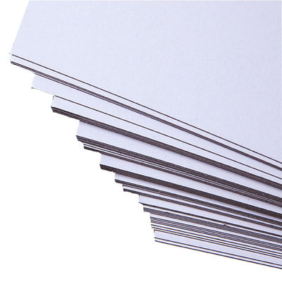 Carta di cartone duplex resistente all'umidità Superficie liscia per imballaggio e stampa