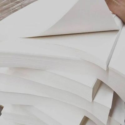 OEM A4 Dimensioni 60g 70g 80g Carta offset, Carta di stampa anti-curl Offset per cartacei